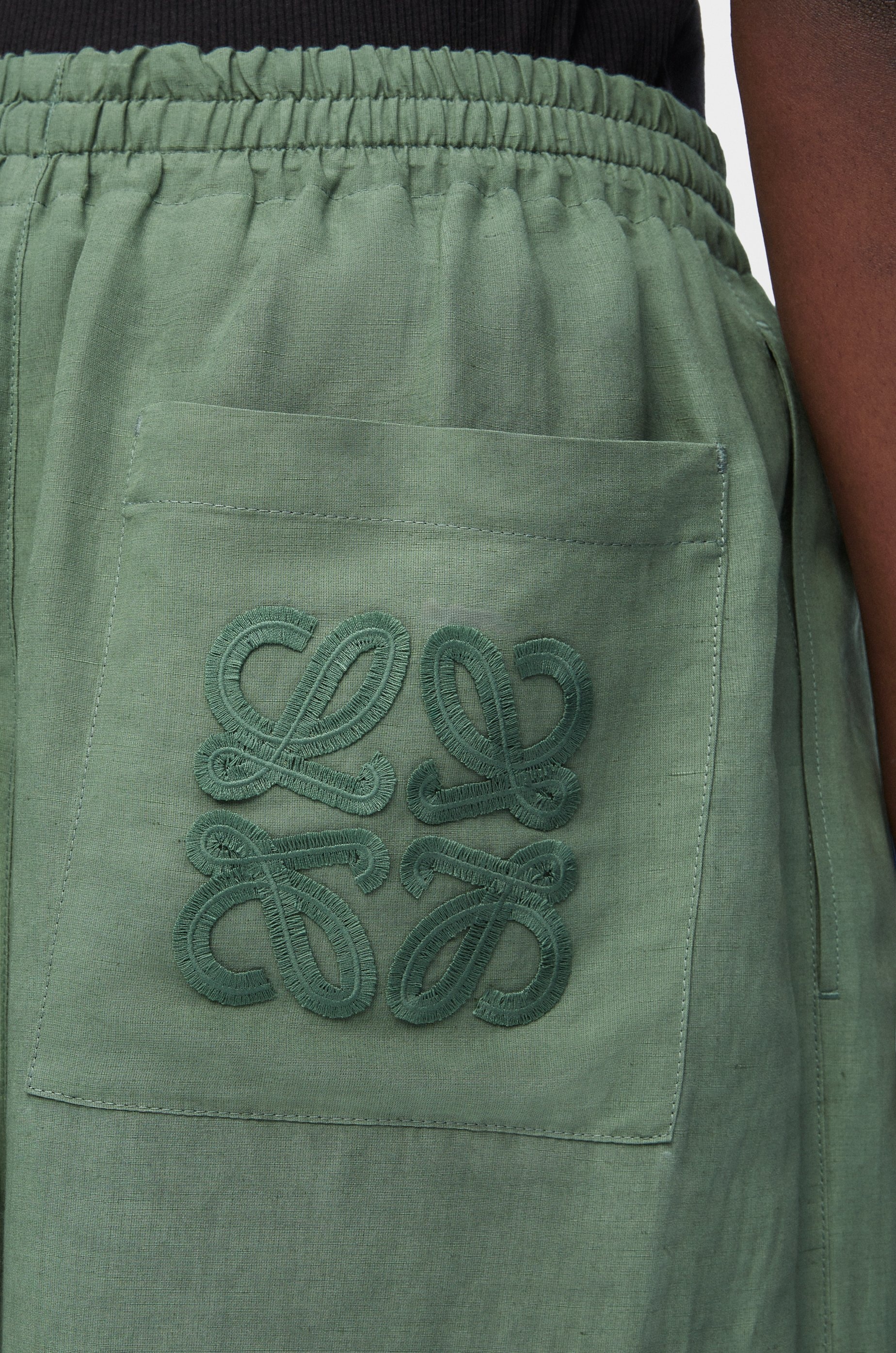 Cropped trousers in viscose and linen - 5