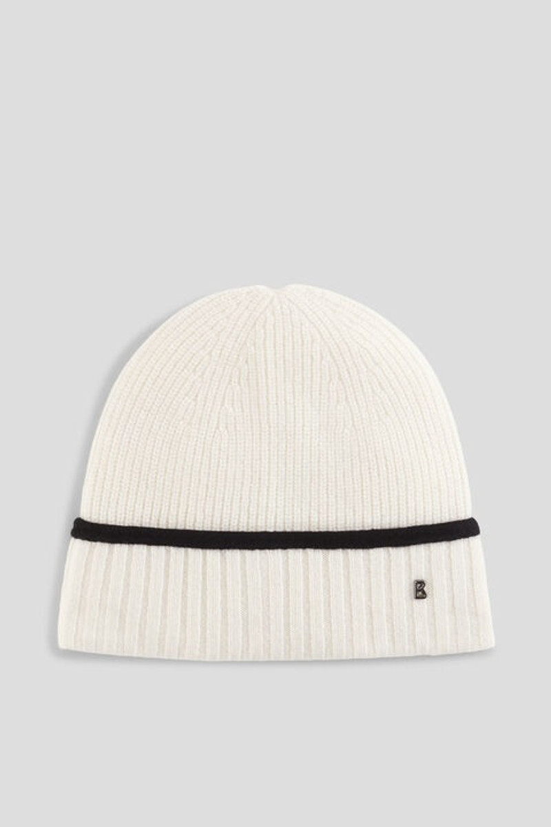 Moulan Knitted hat in Off-white 1