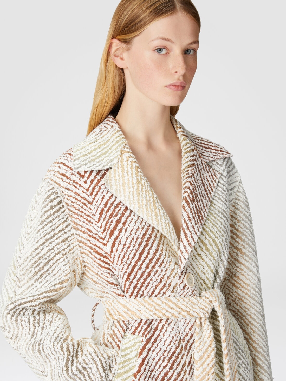 Single-breasted coat in fabric with 3D zig zag pattern - 5