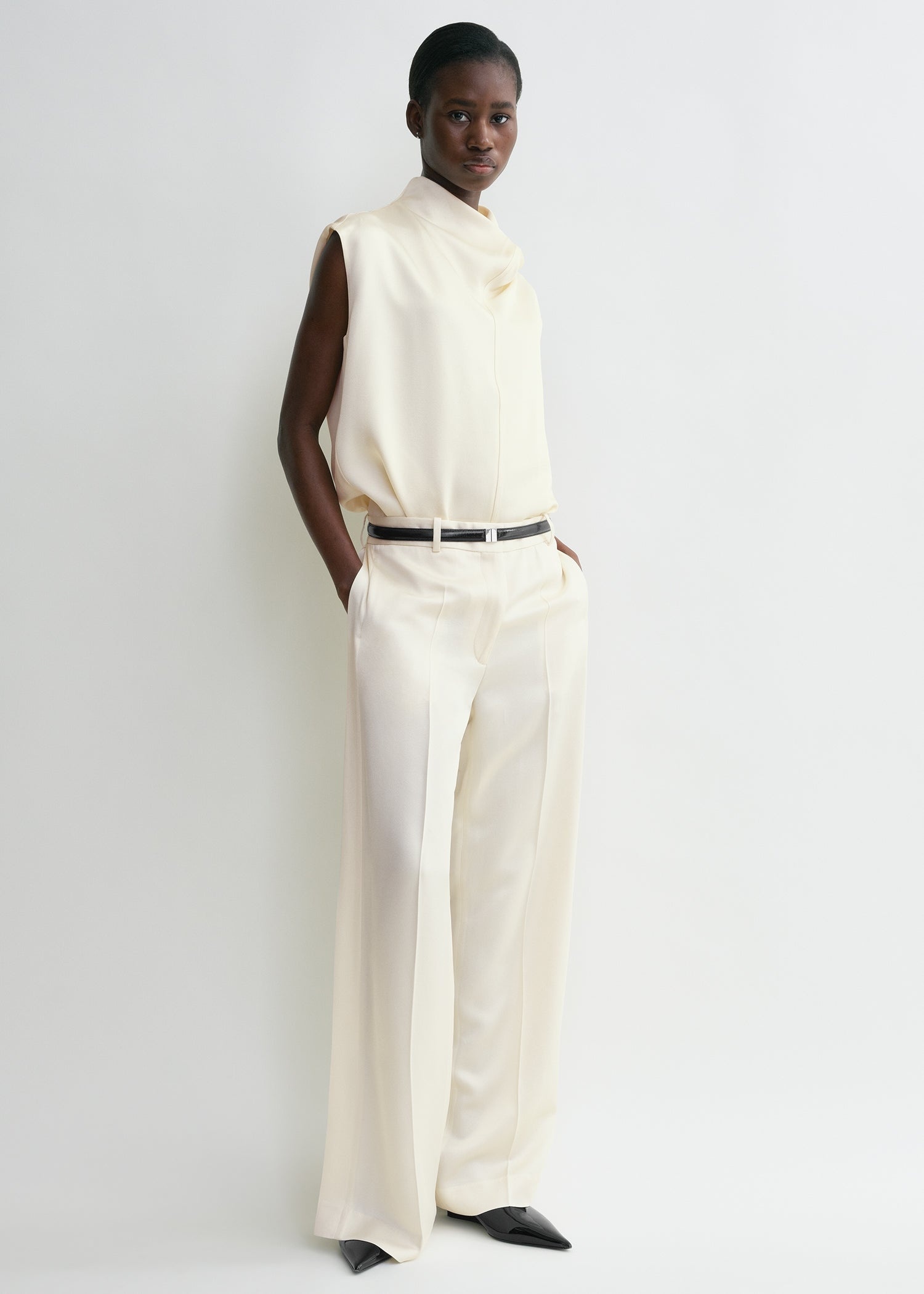 Sleeveless funnel-neck top macadamia - 3