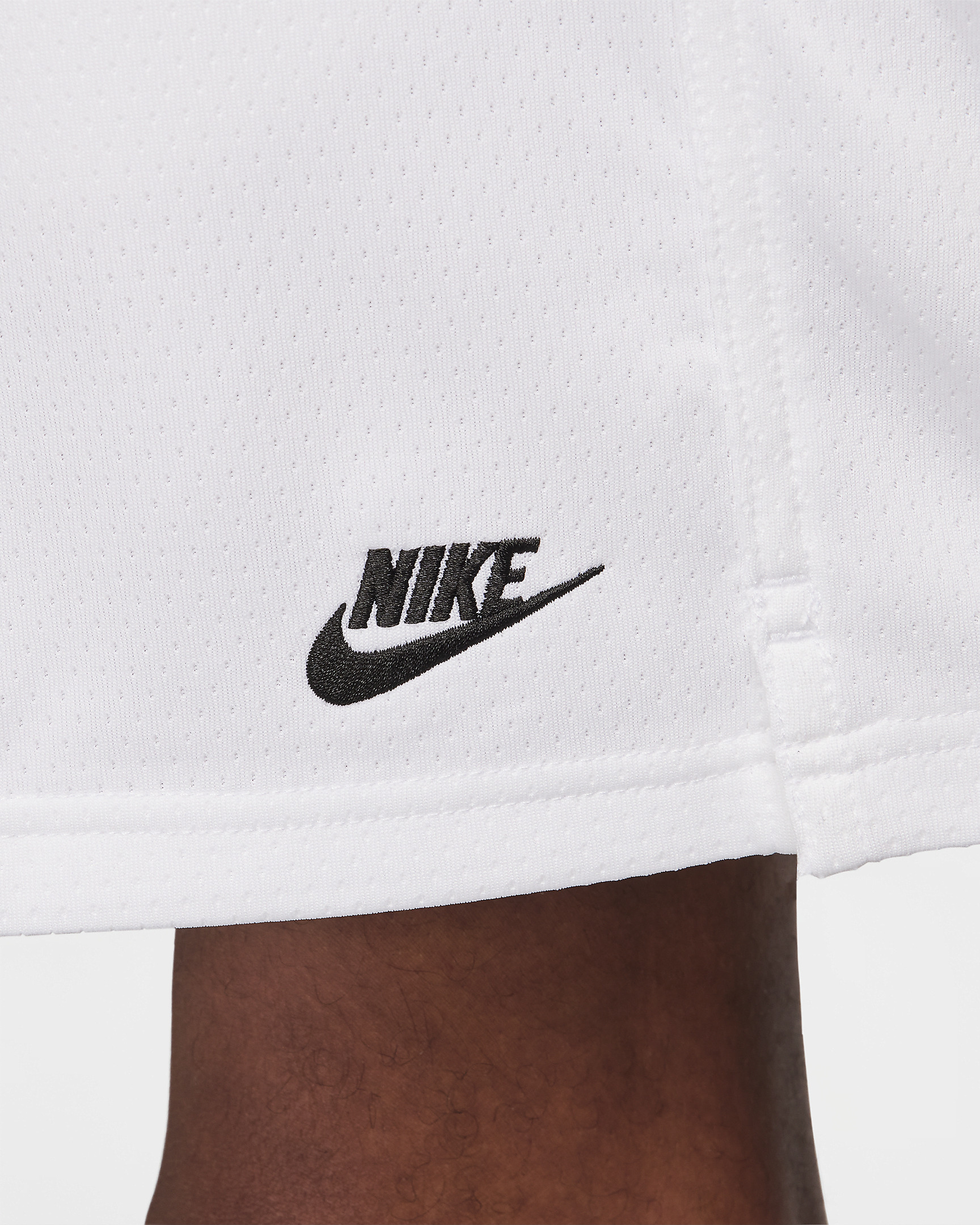 Nike Club Men's Mesh Flow Shorts - 6
