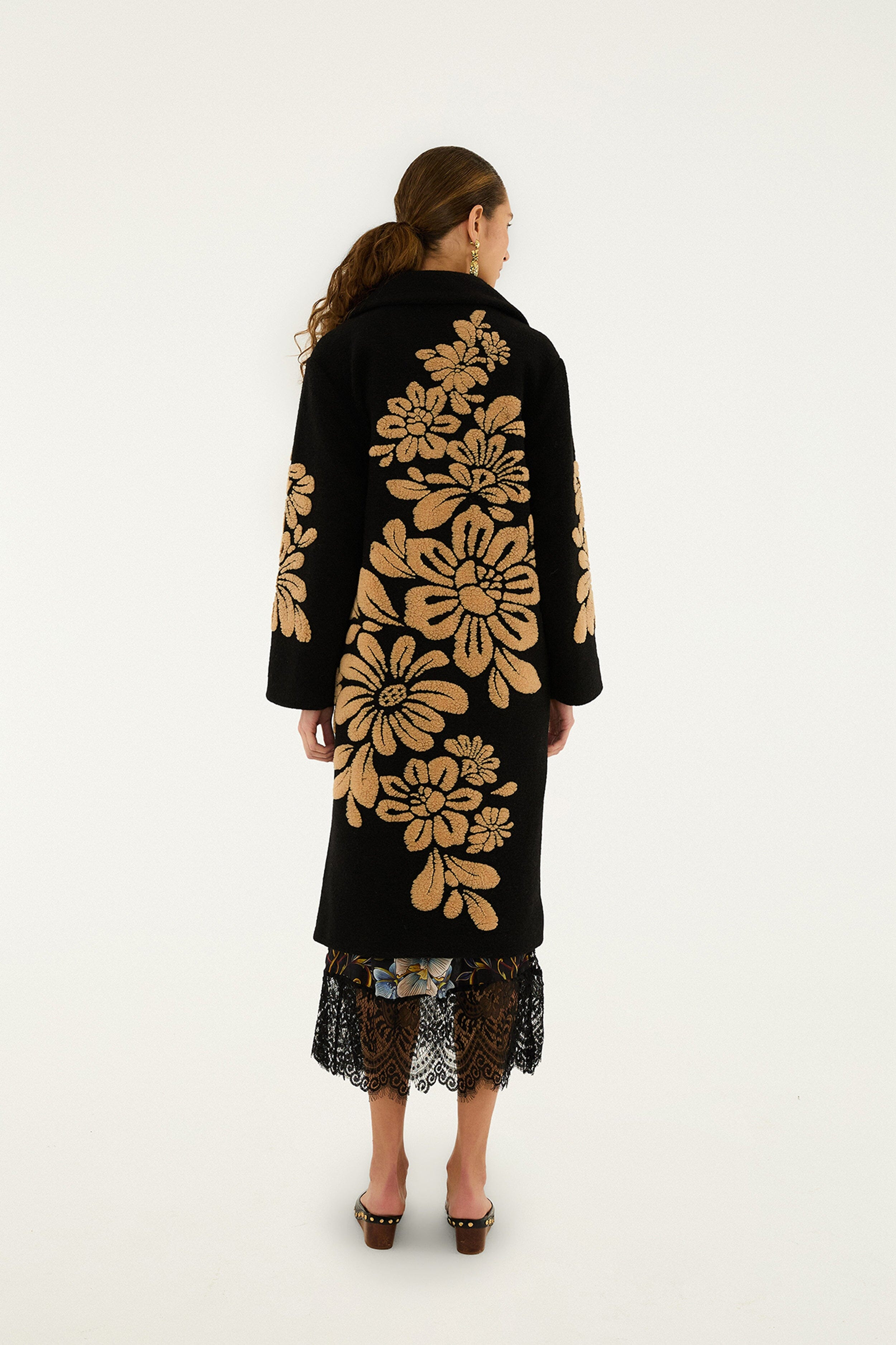 Bold Flowers Black Fleece - 3