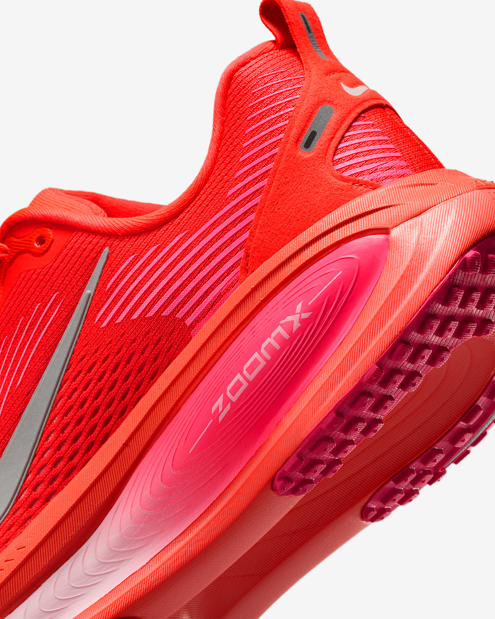 Nike Vomero 18 Women's Road Running Shoes - 8