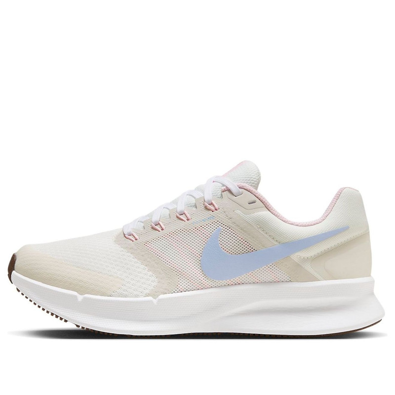 (WMNS) Nike Run Swift 3 'White' FN3448-141 1