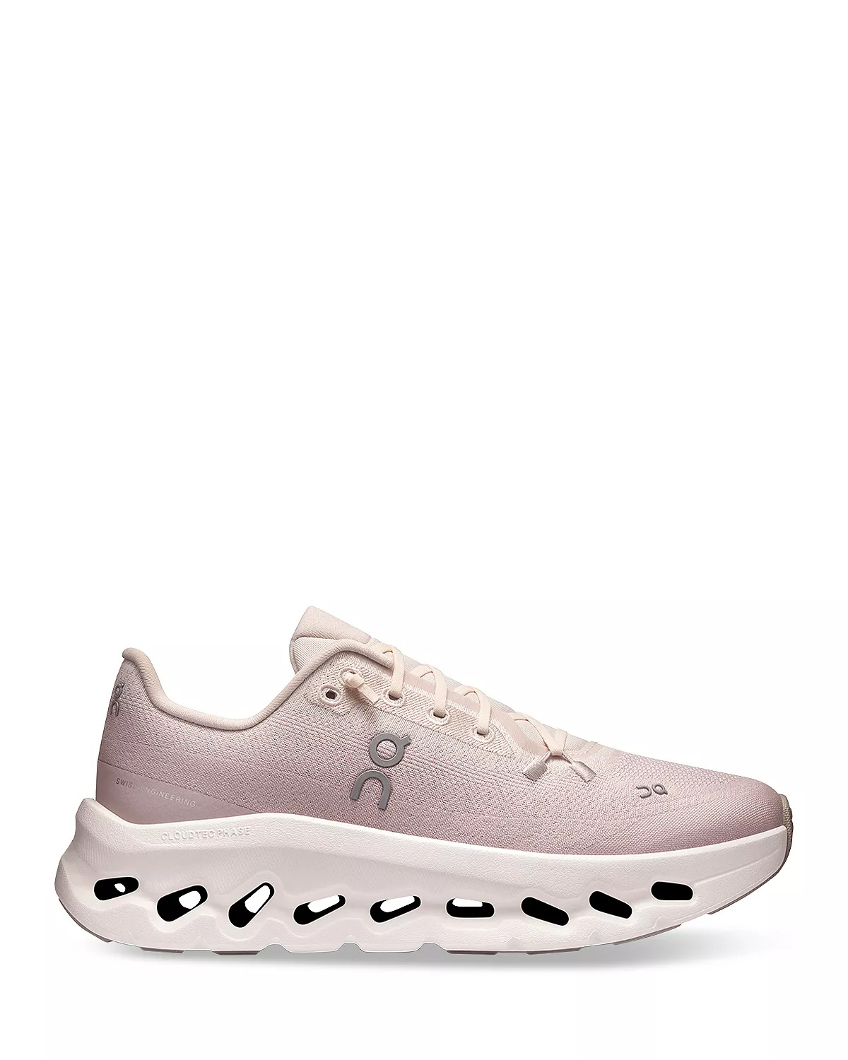 Women's Cloudtilt Low Top Sneakers - 6