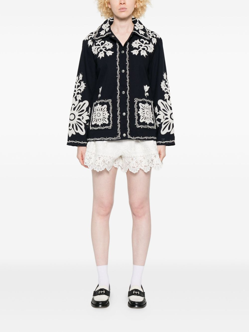 lace-trimmed pleated shorts - 2
