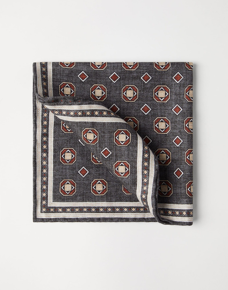 Double face silk pocket square with geometric pattern 1