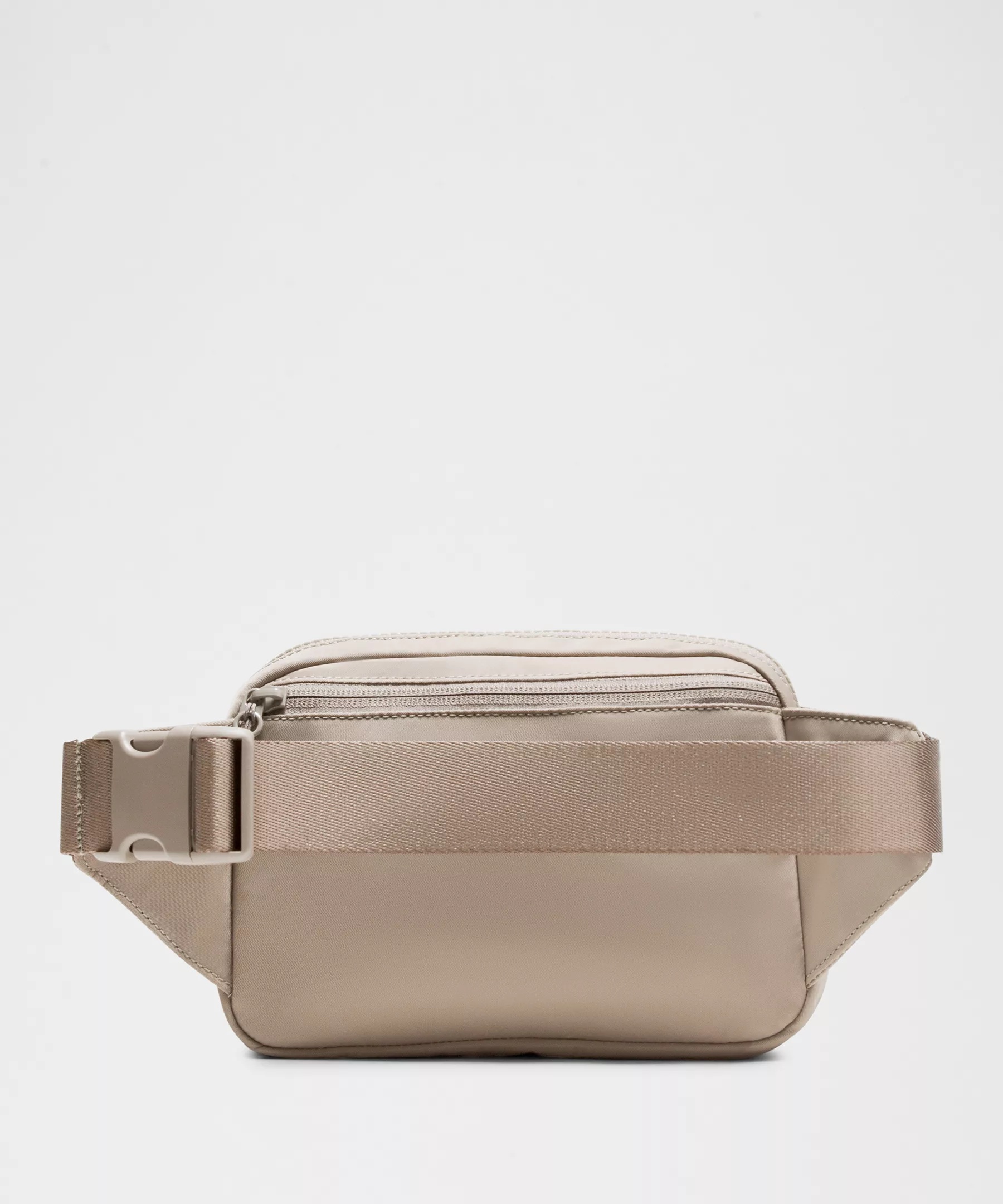 Everywhere Belt Bag Large with Long Strap 2L - 3