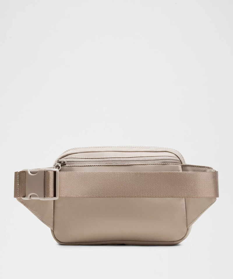 Everywhere Belt Bag Large with Long Strap 2L 3