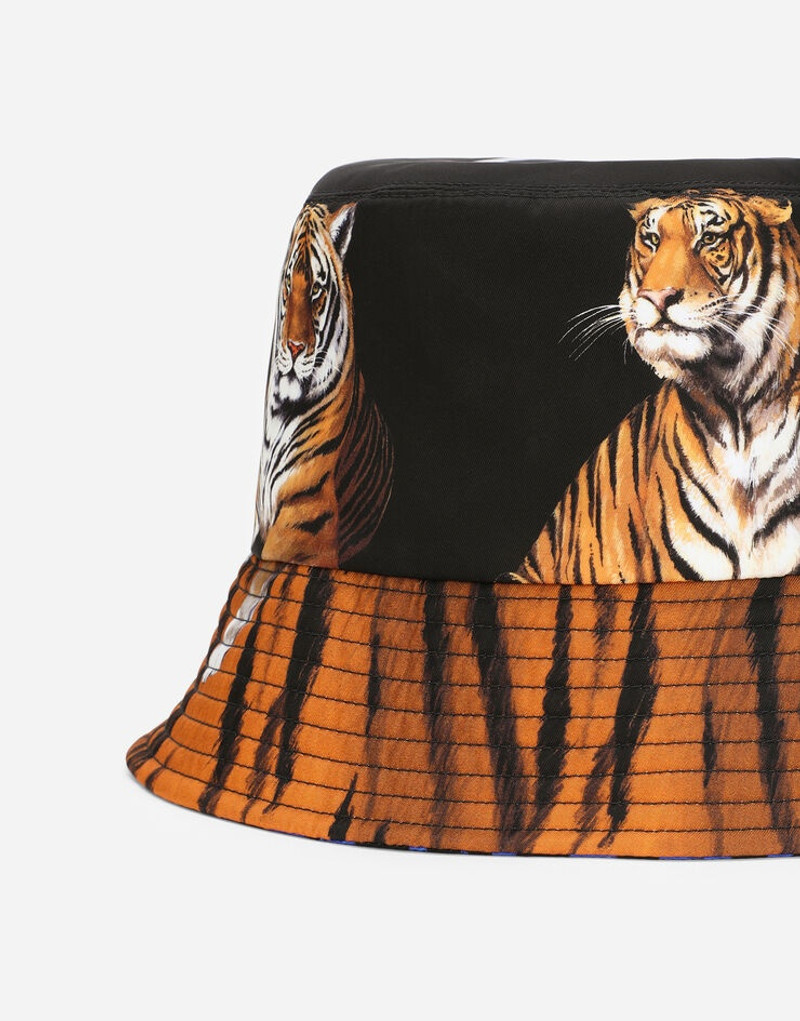 Reversible bucket hat in tiger-print nylon 4