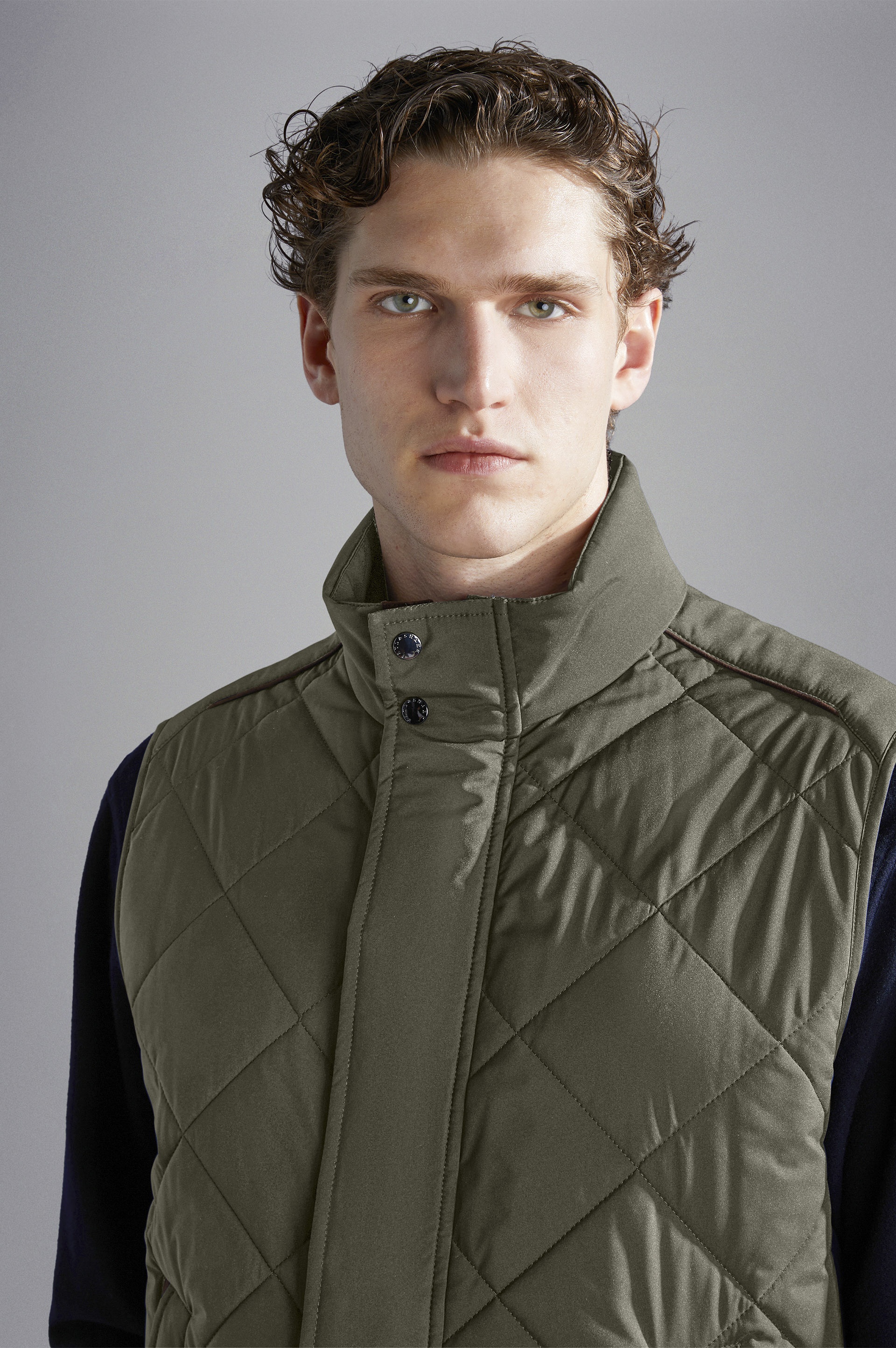 QUILTED VEST WITH ALCANTARA® DETAILS - 4