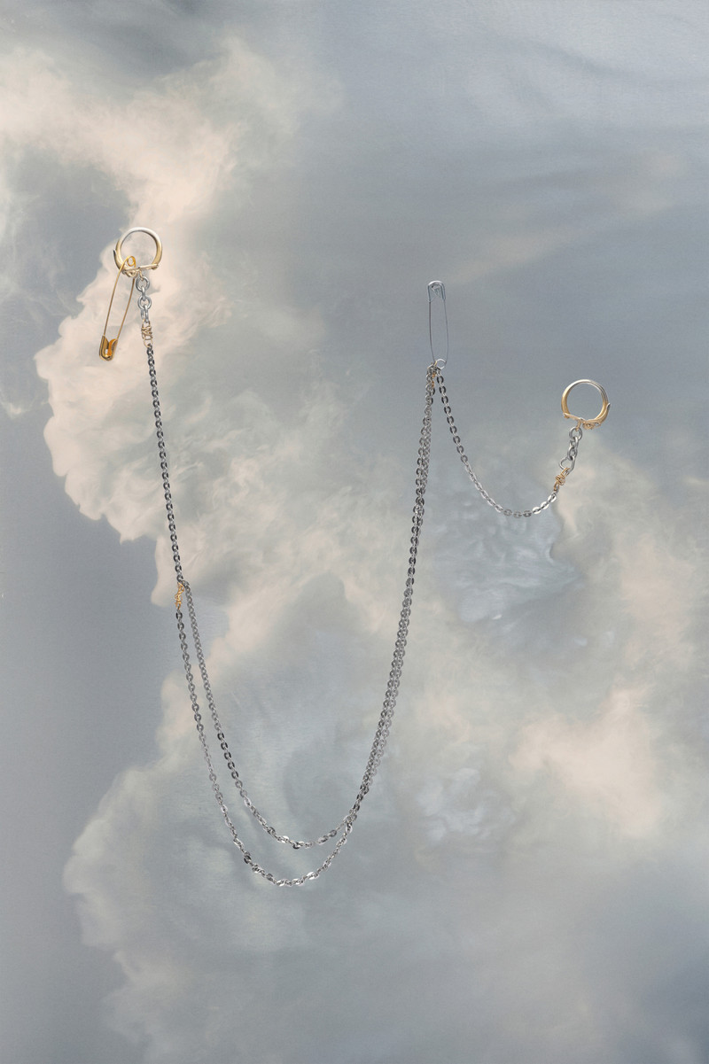 Safety pin chain brooch 1