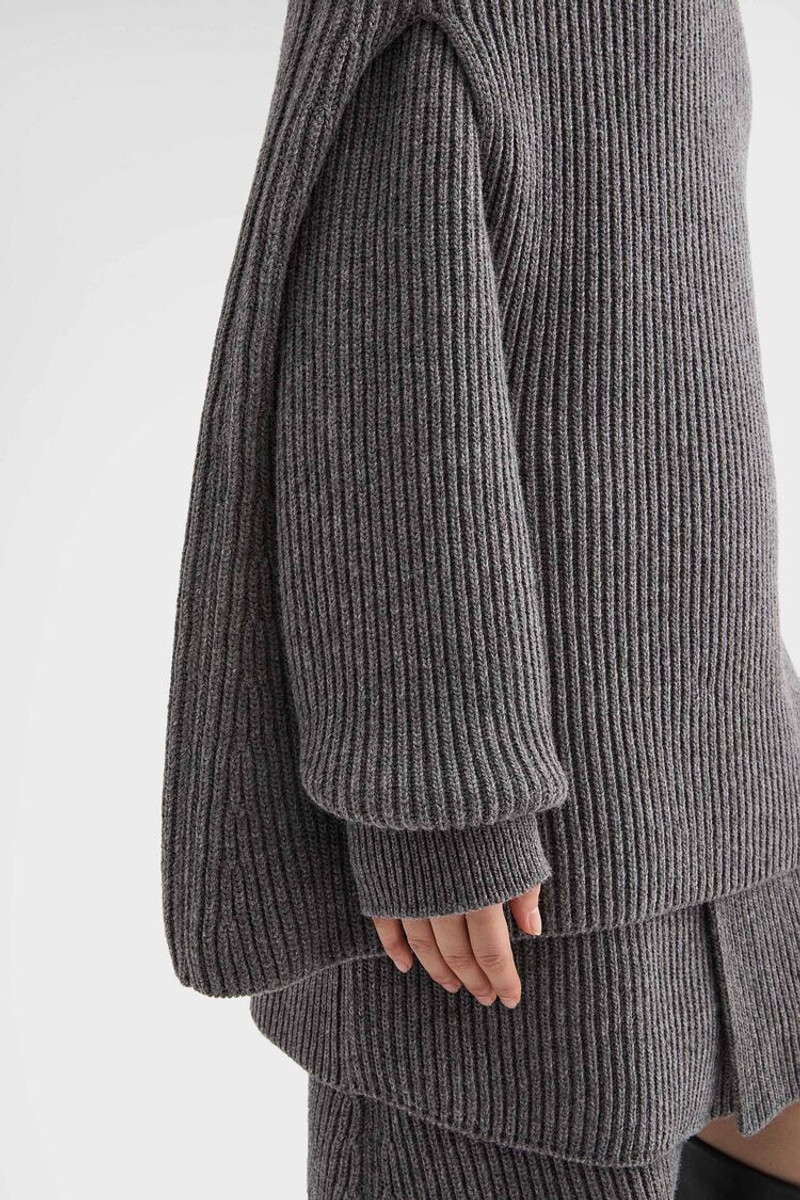 Midweight Wool High-Neck Cape 6
