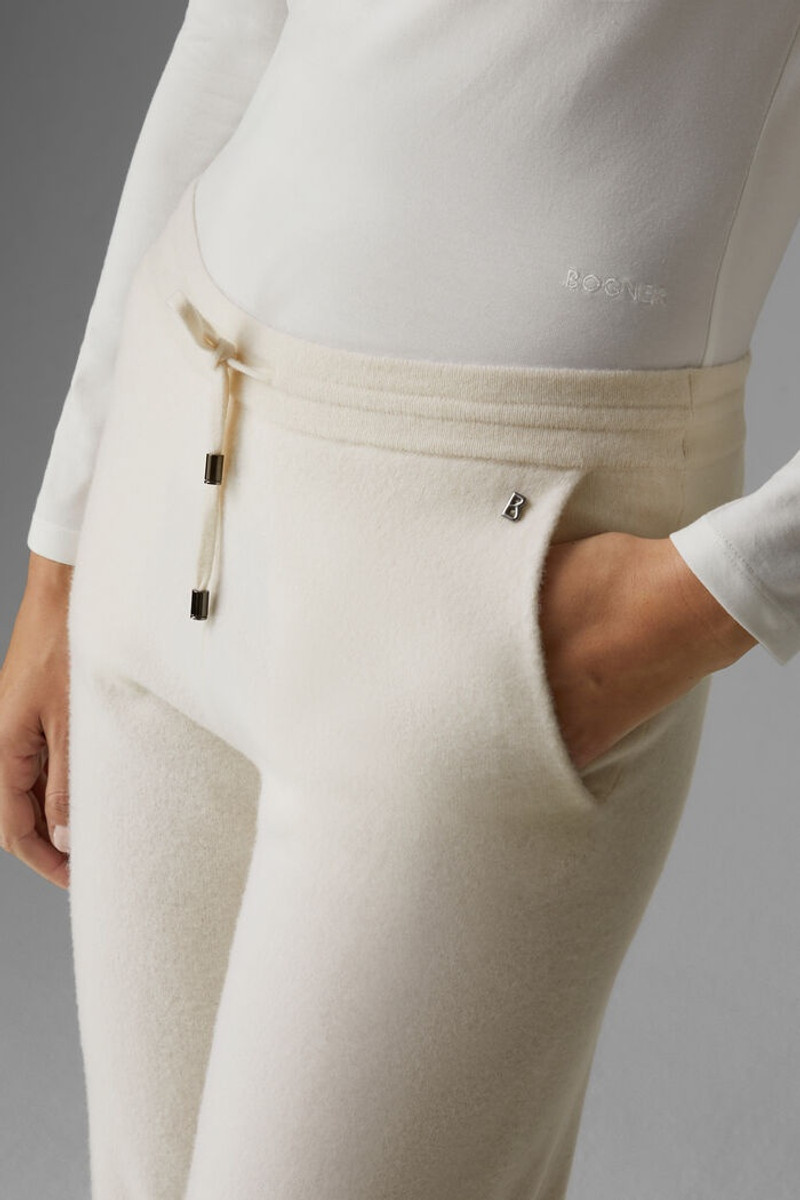 Linna Knitted pants in Off-white 5