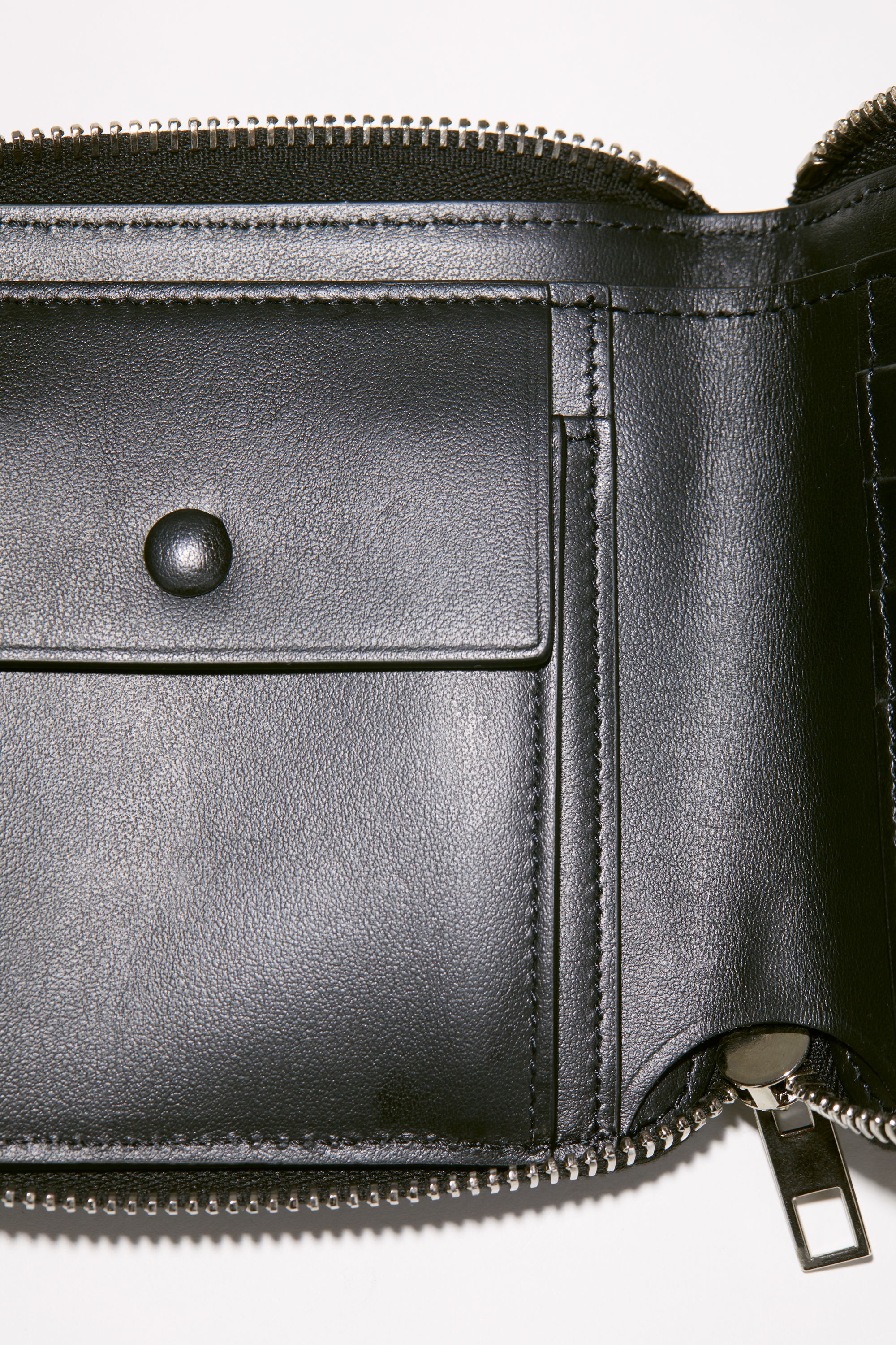 Zippered wallet - Black - 5