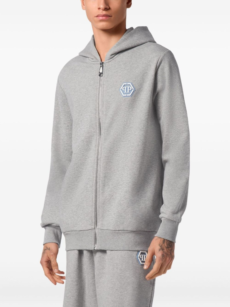 zip-up hoodie 3