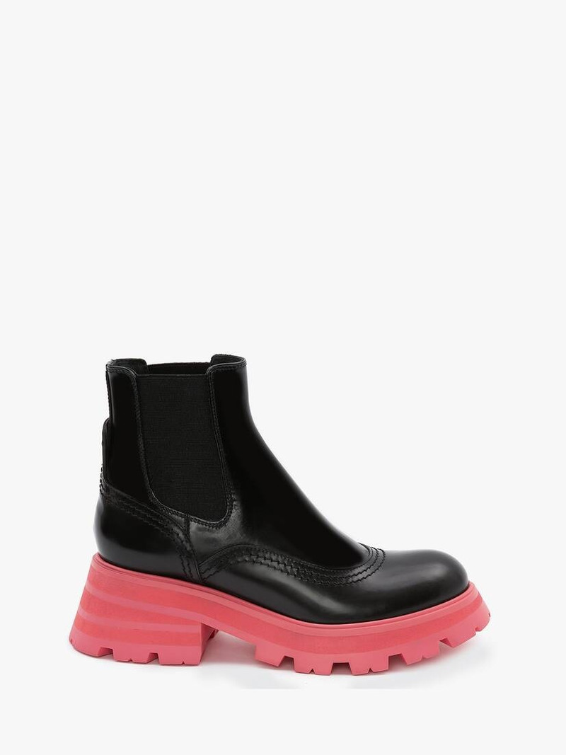 Wander Chelsea Boot in Black - 1