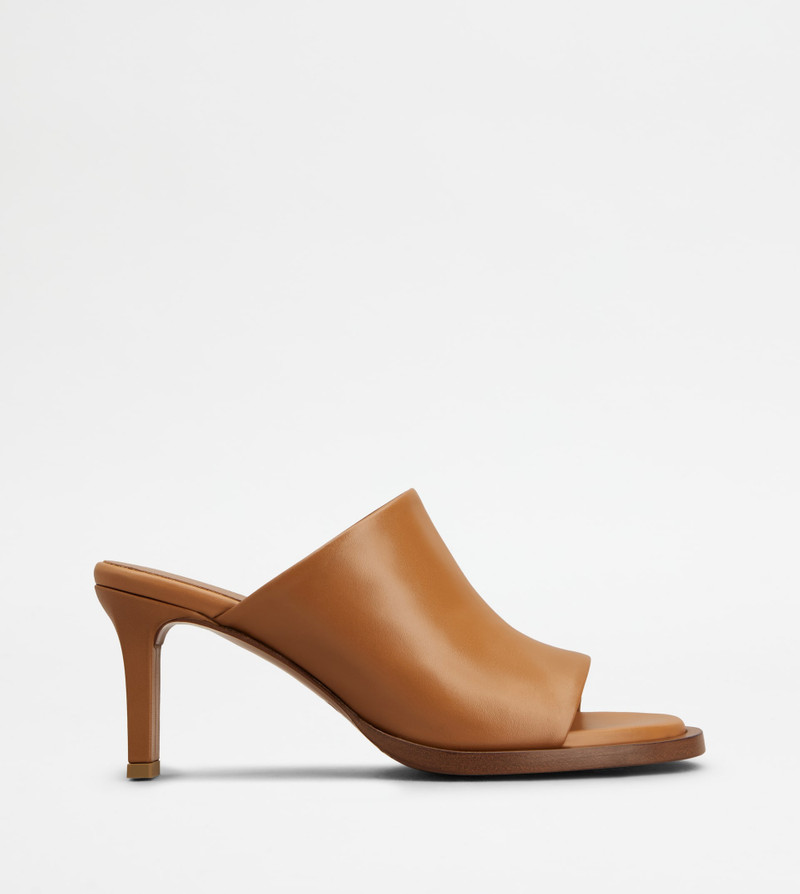 MULES IN LEATHER - BROWN 1