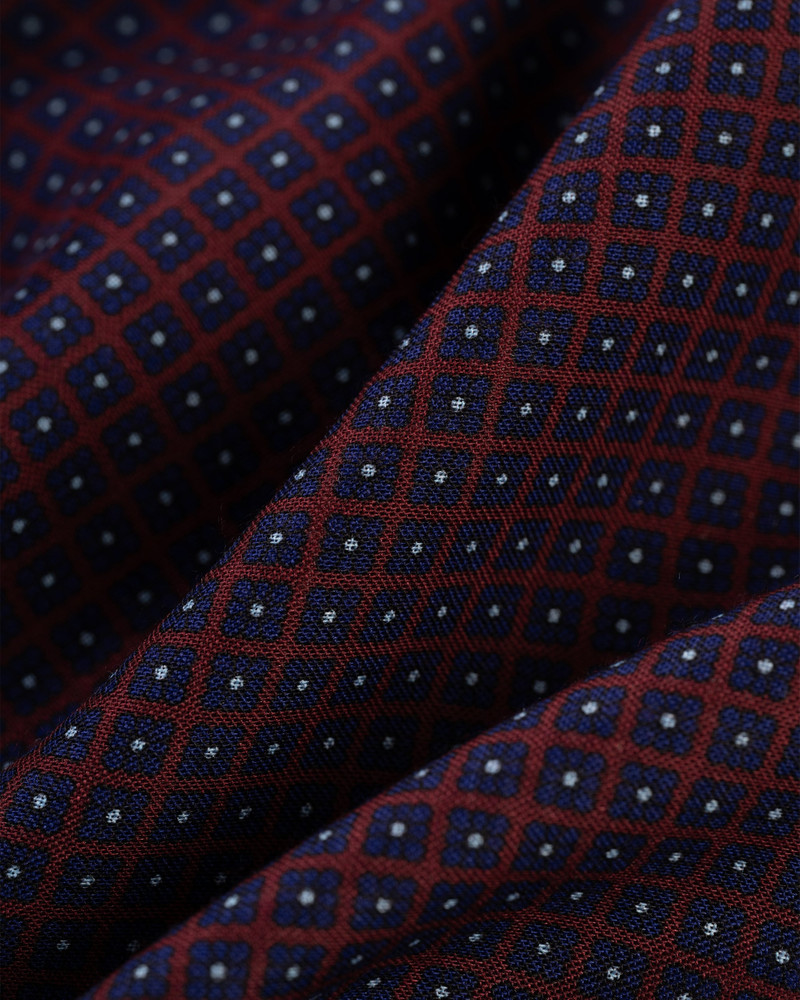 J. PRESS MADE-IN-ENGLAND BURGUNDY FOULARD WOOL/SILK SCARF outlook