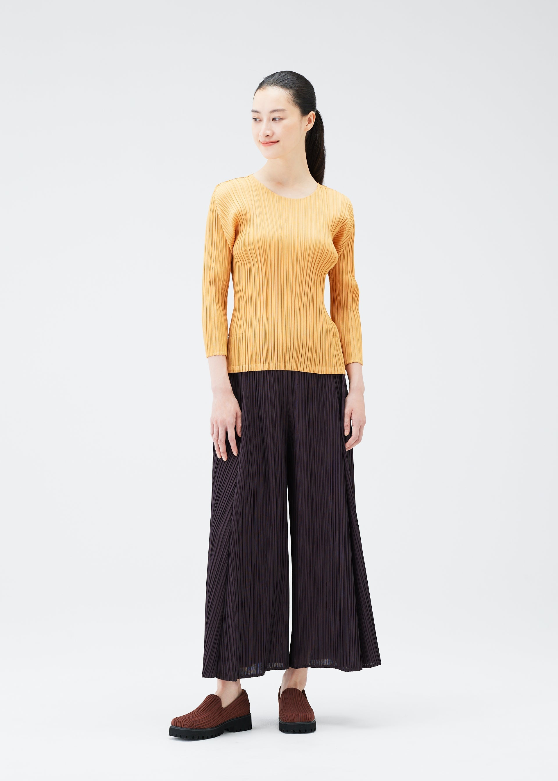 MELLOW PLEATS - 5