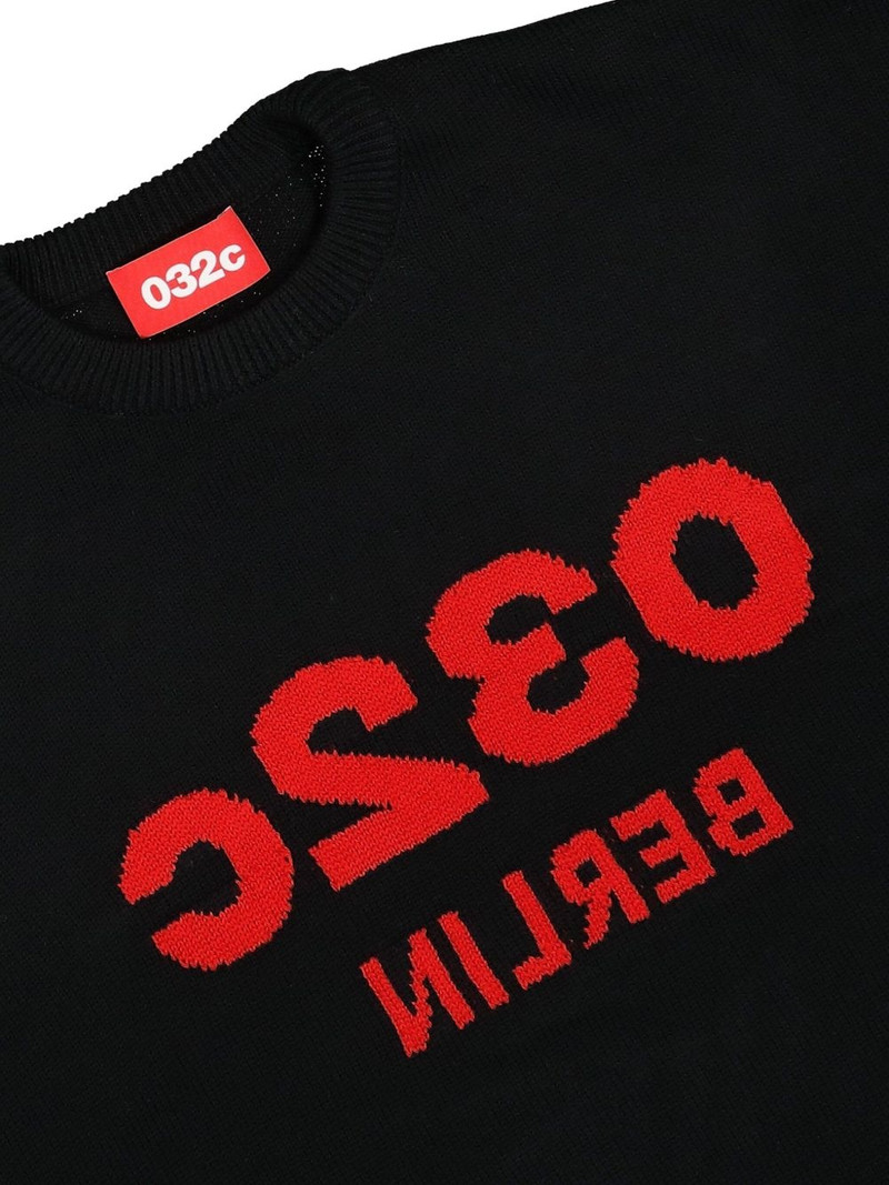 032c Selfie sweater outlook