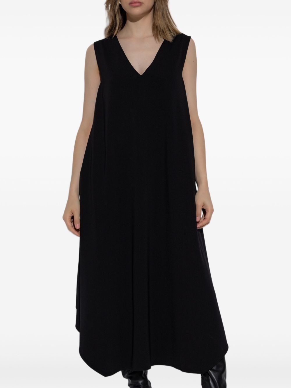 V-neck sleeveless dress - 3