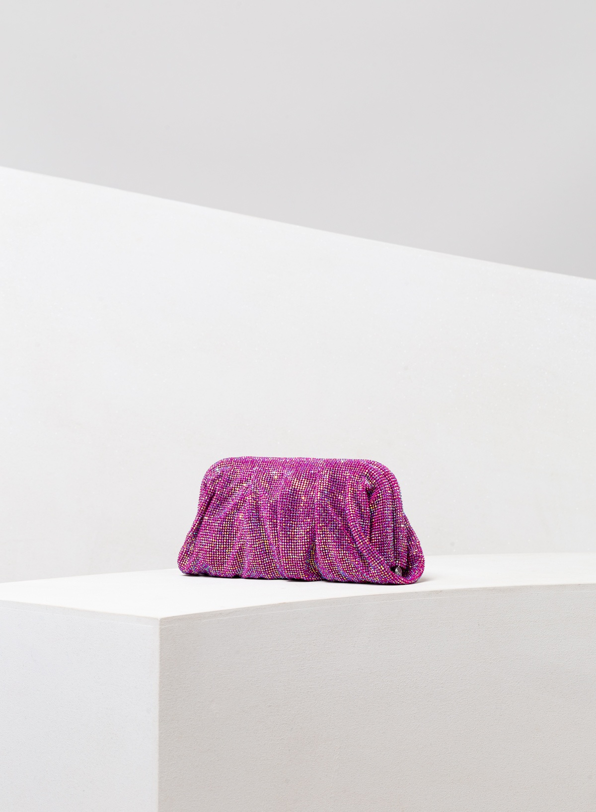Benedetta Bruzziches – La Venus Grande On Her Majesty’s Secret Service - 2