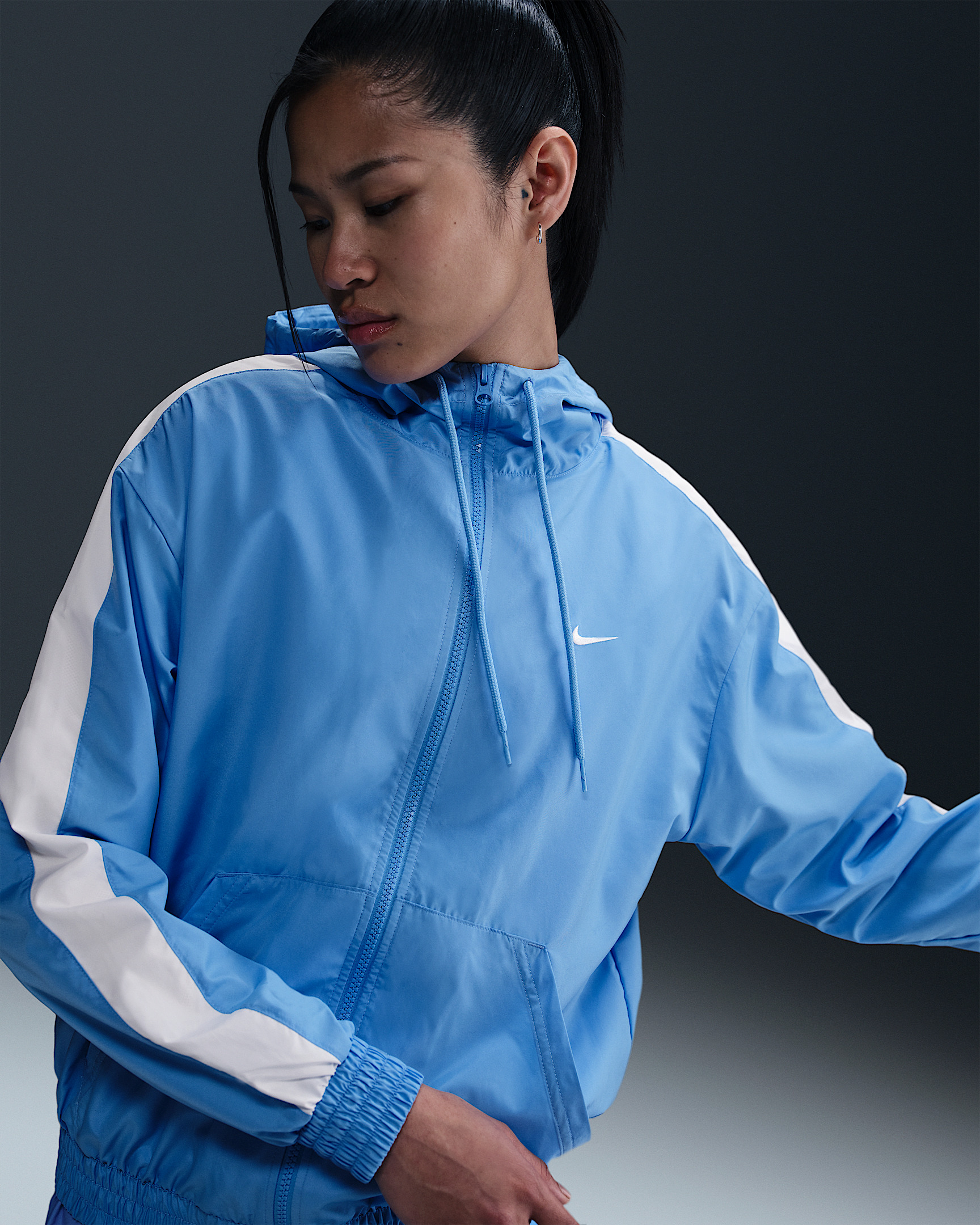 Nike Sportswear Classic Wovens Women's Loose UV Hooded Jacket - 3