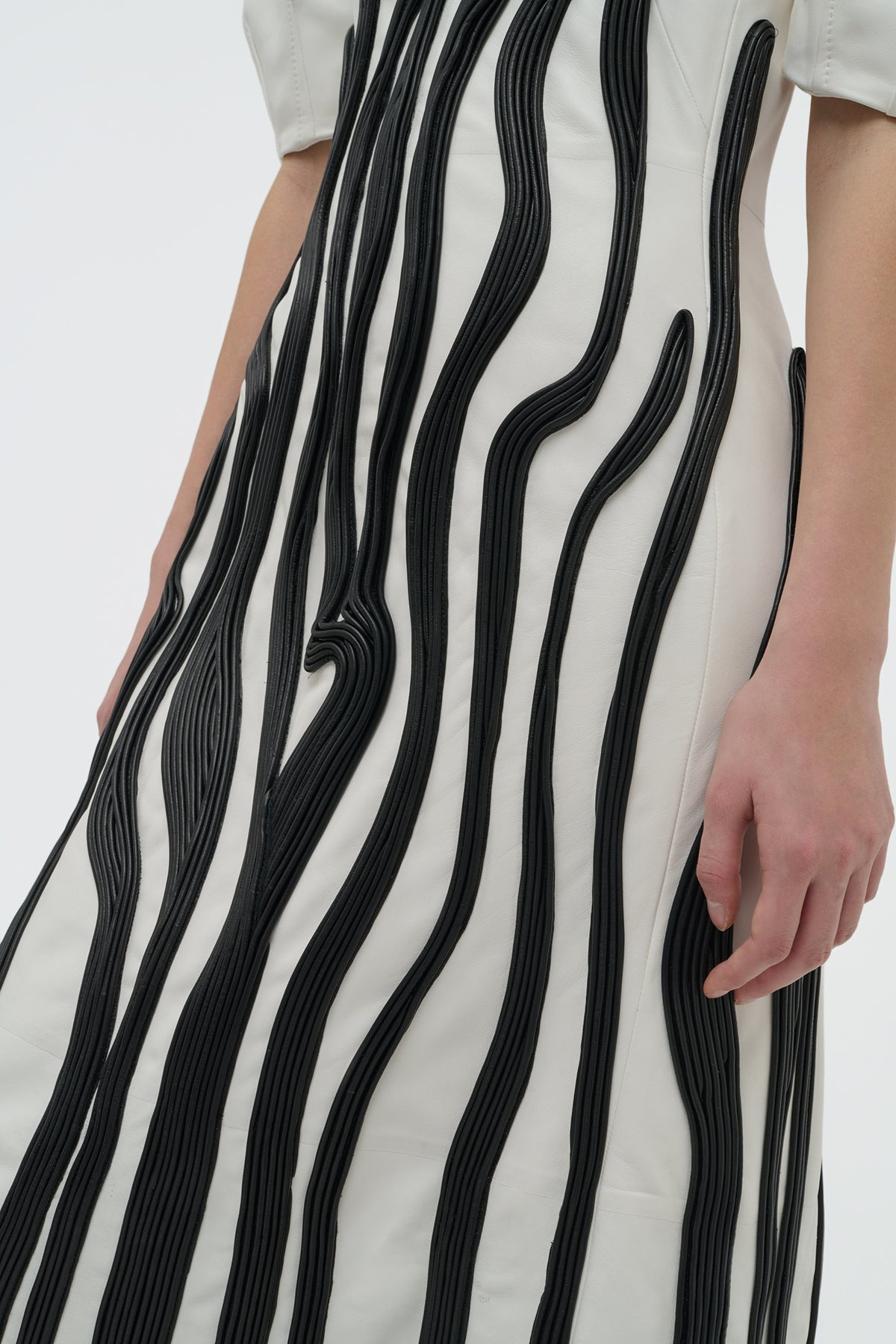 Aphea Dress in White & Black Soft Leather - 4