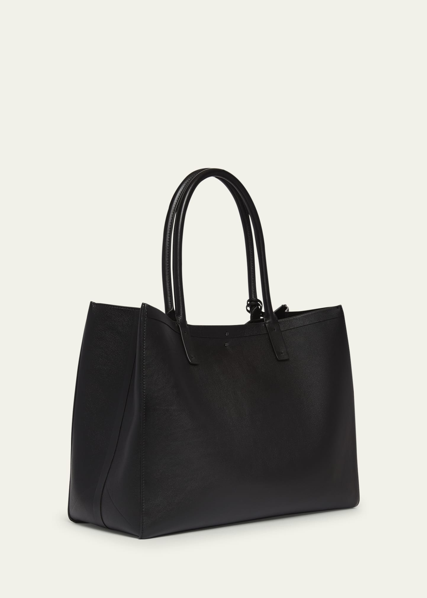 【Valentino】VLOGO LOCKER MEDIUM TOTE BAG◆5W0B0Q59RCG Valentino Garavani VLogo Locker Tote Bag | Brown | FARFETCH