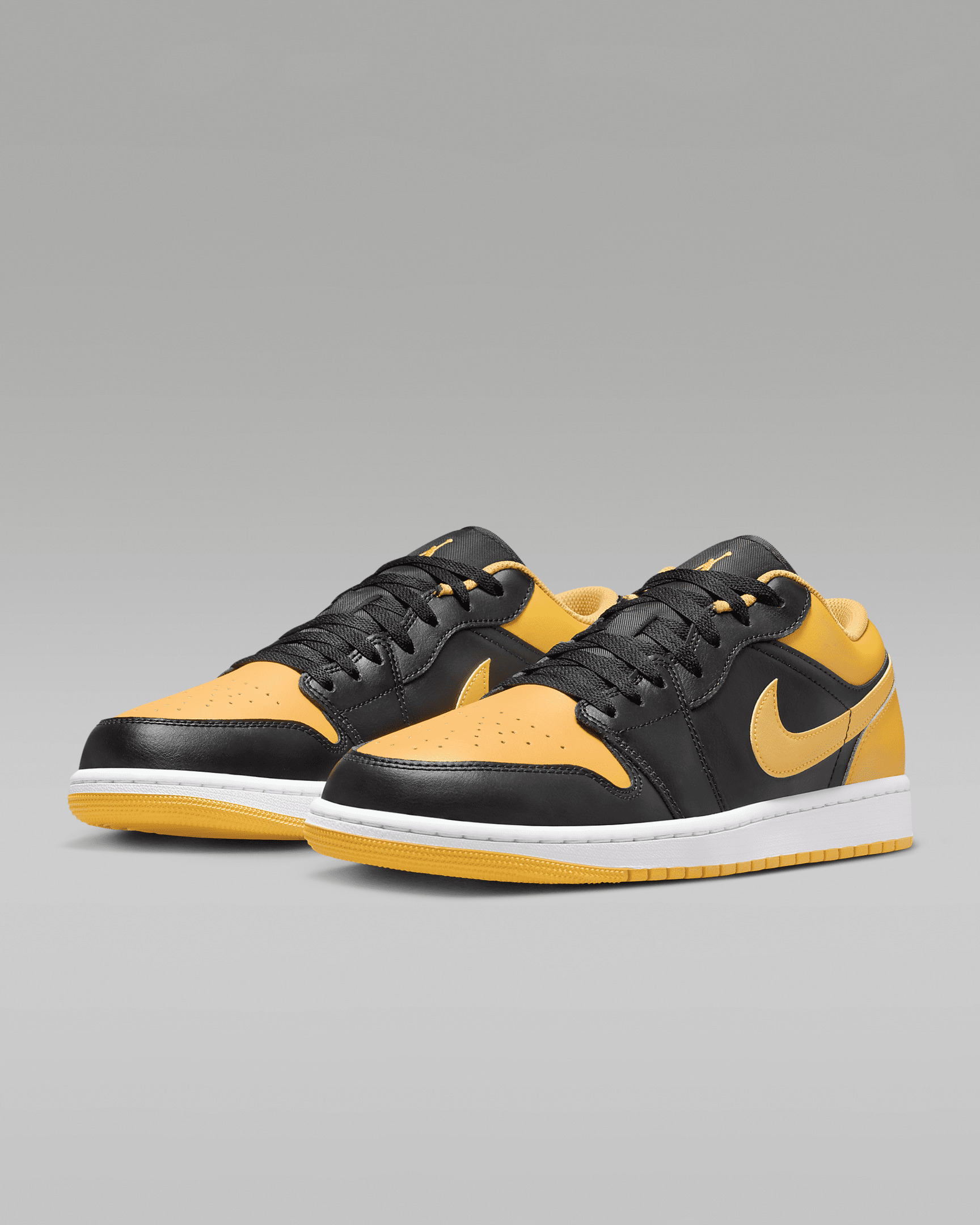 Air Jordan 1 Low Men's Shoes - 5