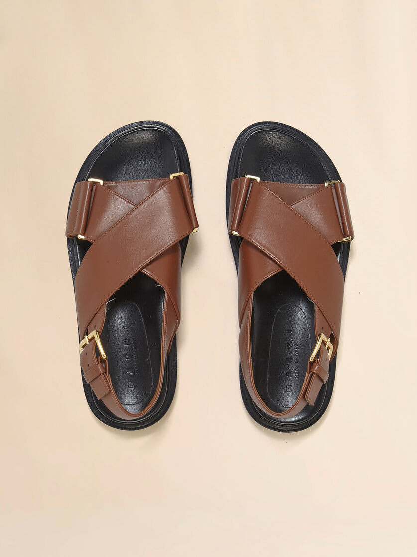 BROWN LEATHER FUSSBETT - 4