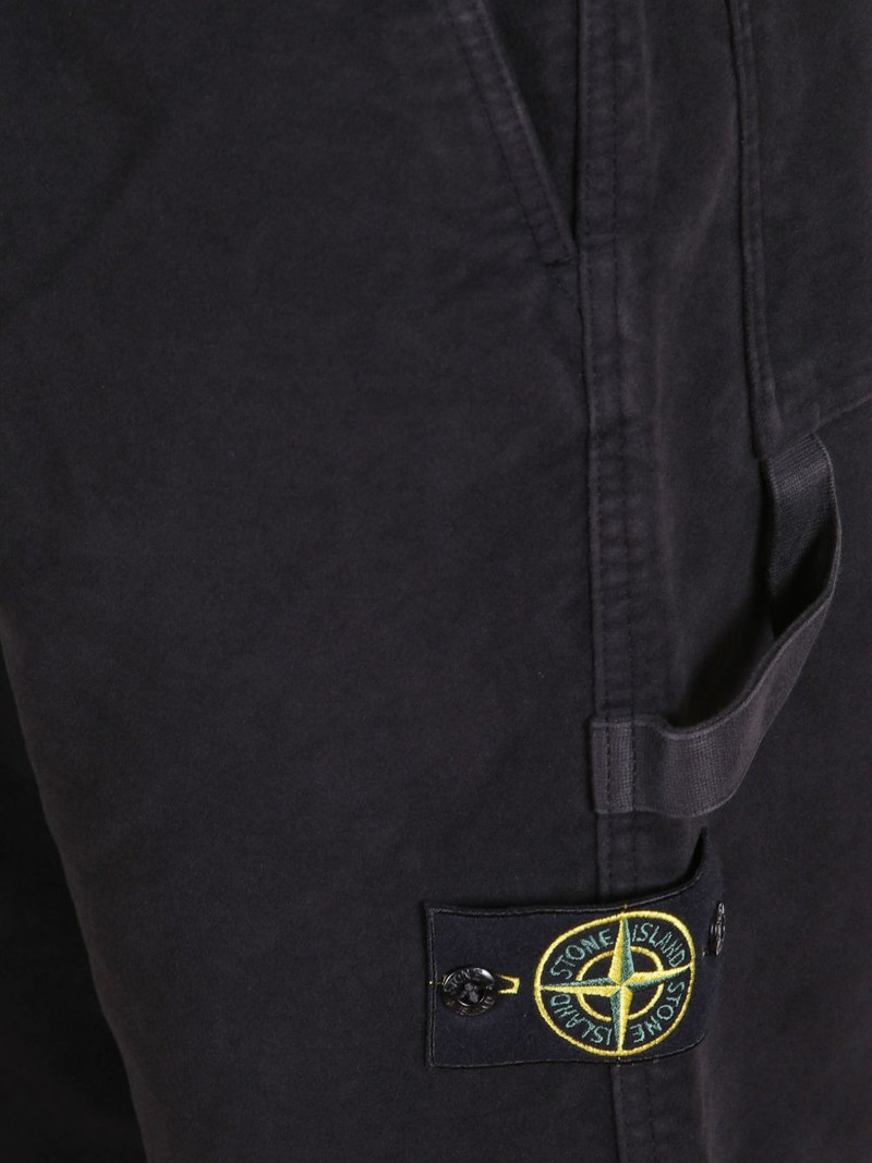 button-fastening trousers 3