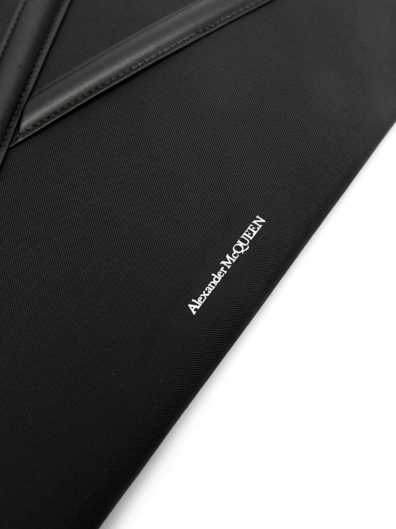 Harness logo-print clutch bag - 4