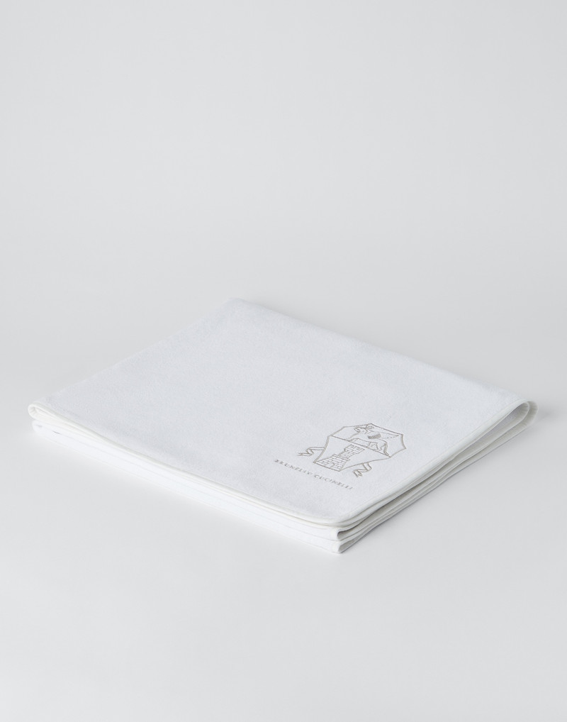 Cotton terrycloth beach towel with linen piping 1