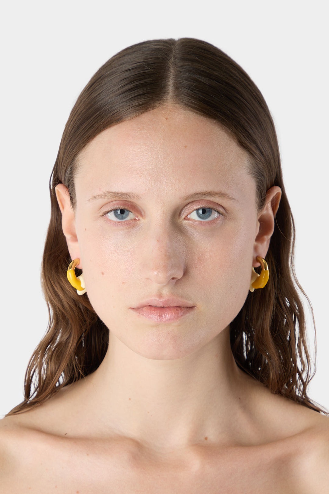 MINI RUBBERIZED EARRINGS GOLD / yellow & cream - 3