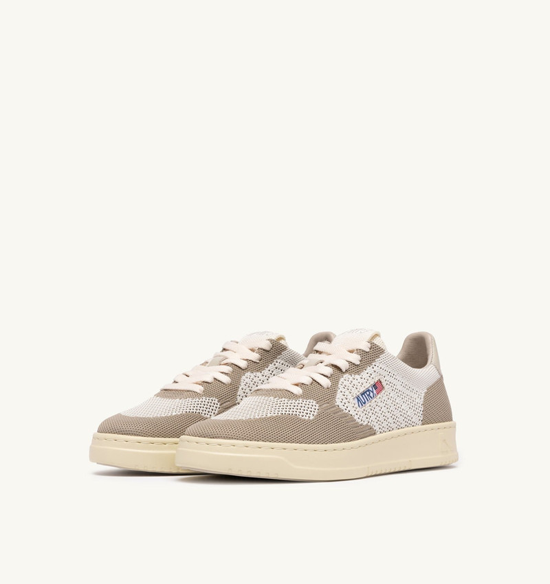 MEDALIST EASEKNIT LOW SNEAKERS IN IVORY WHITE AND PELICAN KNIT 3