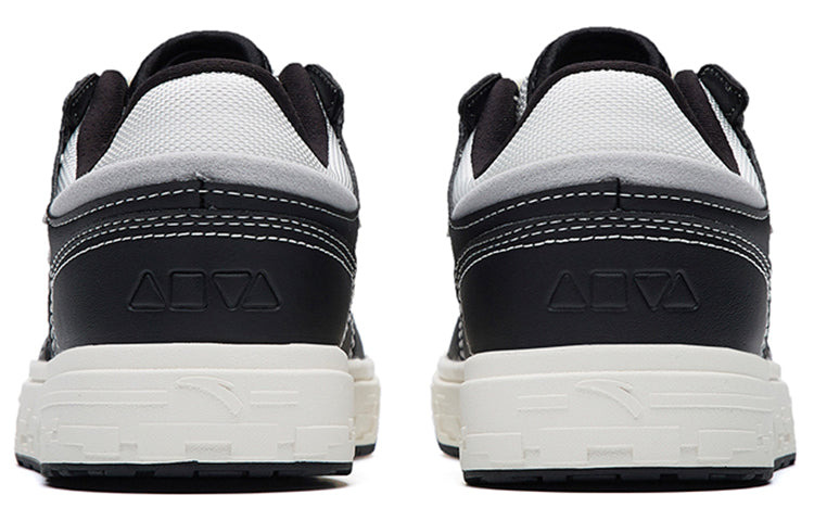 (WMNS) ANTA Street Naughty Low 'Black Grey White' 122238066-9 - 5