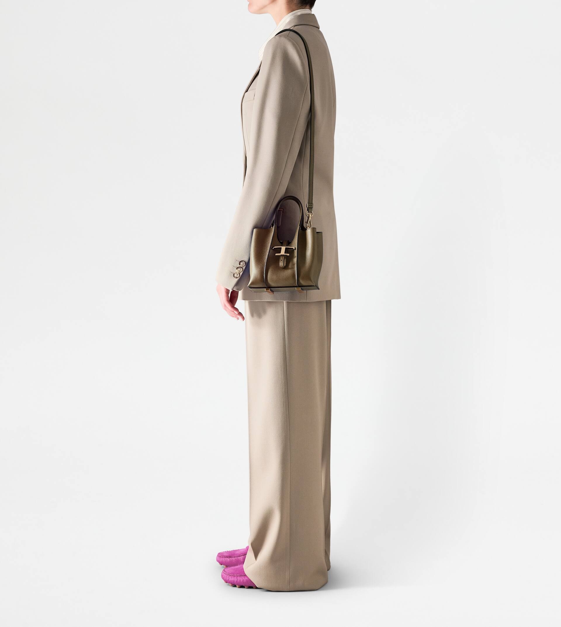 T TIMELESS SHOPPING BAG IN LEATHER MICRO - BEIGE - 8