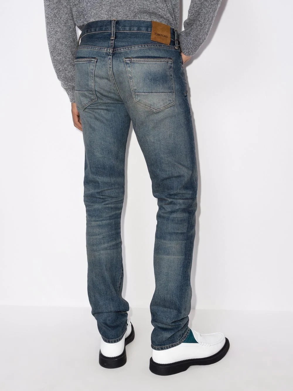 light-wash slim-cut jeans - 3