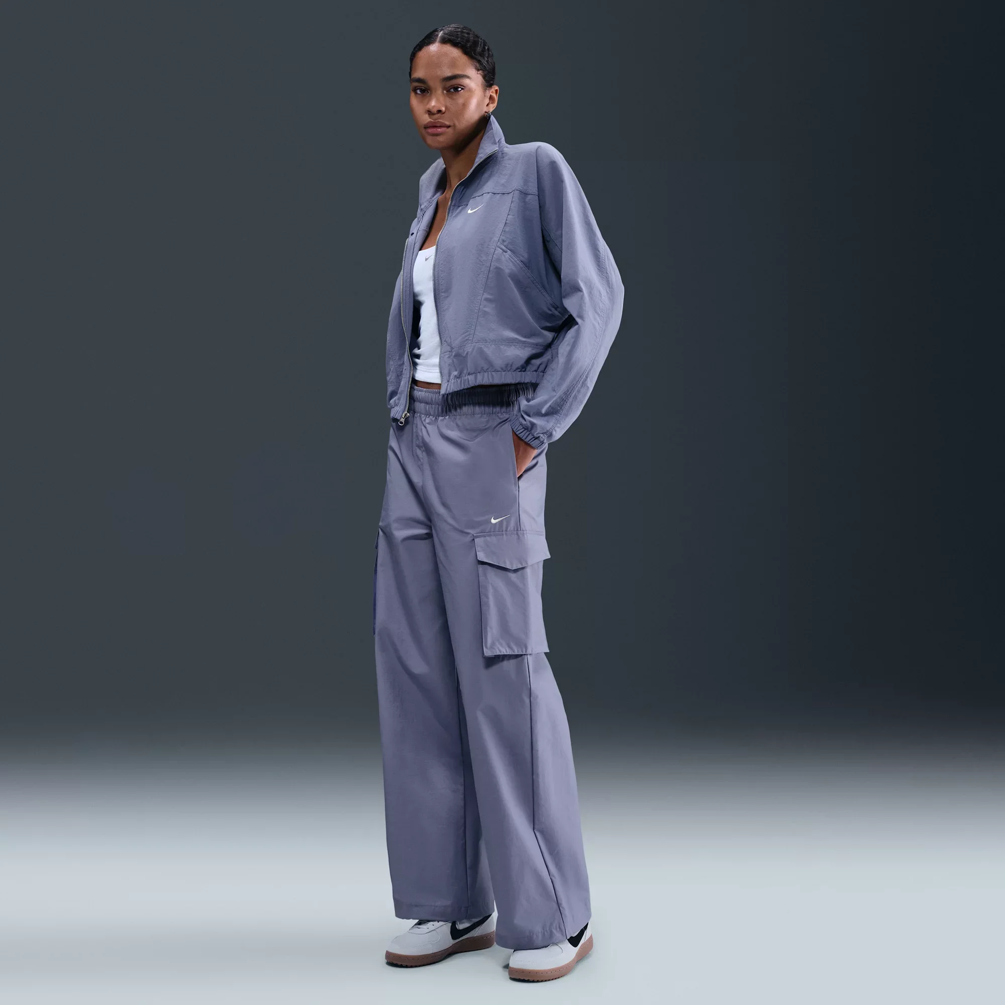 Nike Women's Sportswear Everything Woven Mid-Rise Cargo Pants - 1