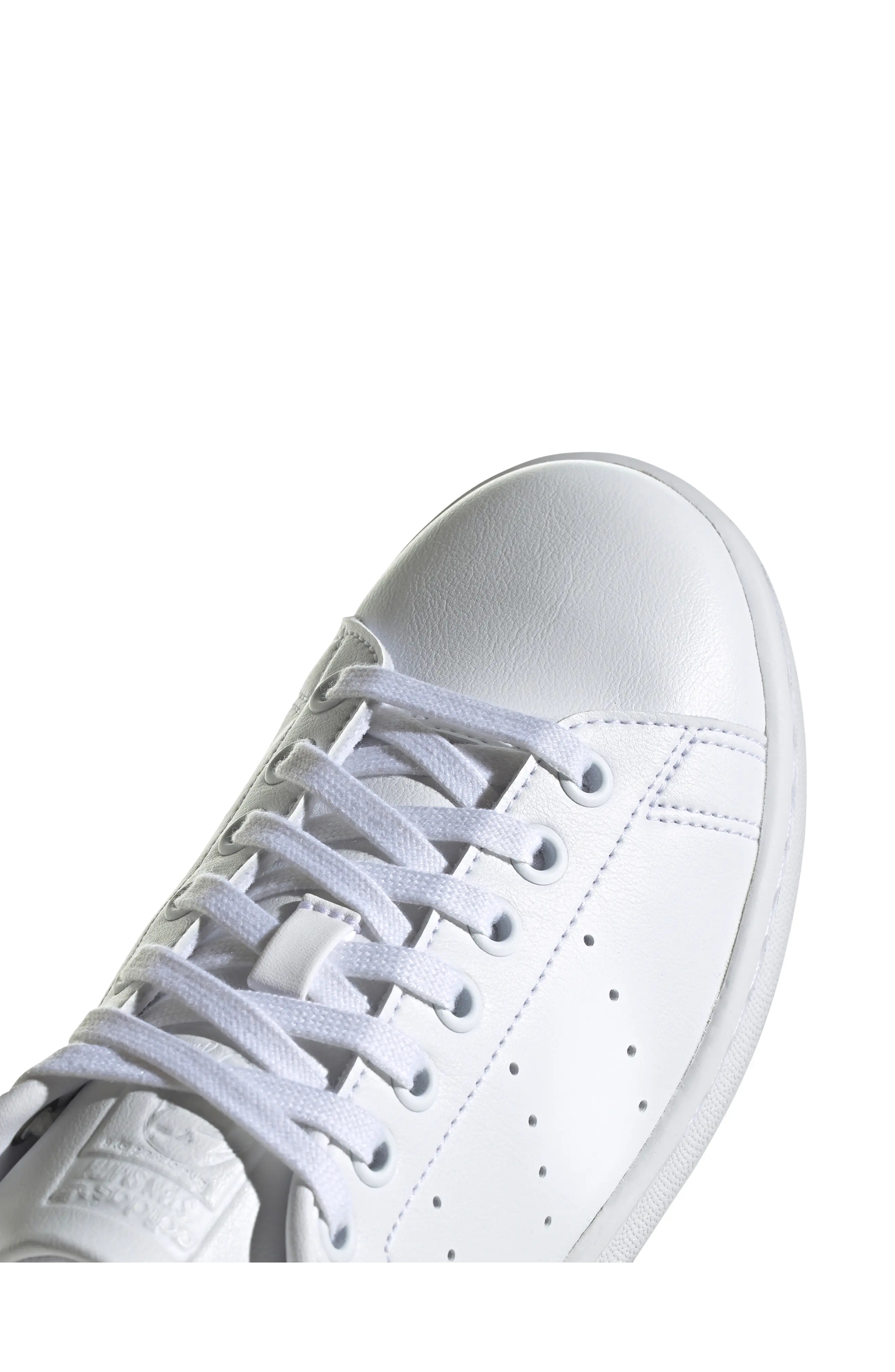 Primegreen Stan Smith Sneaker in White/Core Black/White - 6