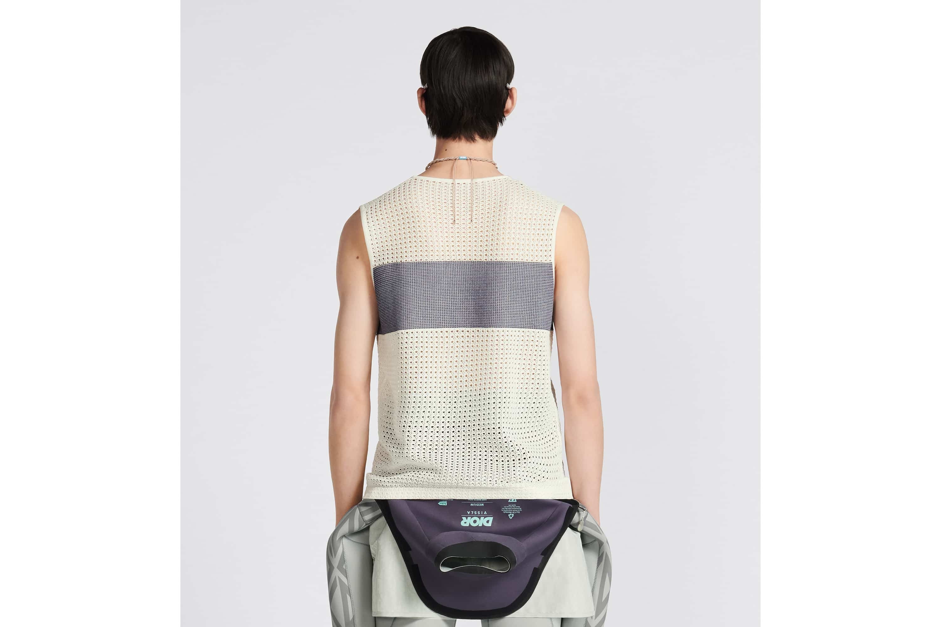 Sleeveless T-Shirt - 6