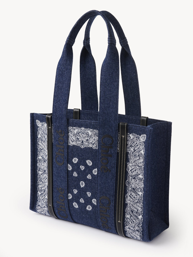 Chloé MEDIUM WOODY TOTE BAG outlook