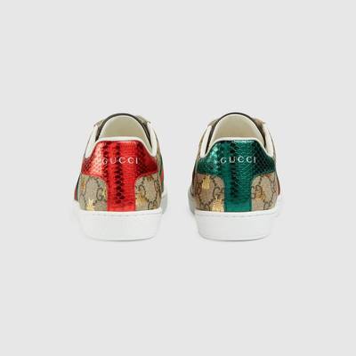 GUCCI Women's Ace GG Supreme sneaker with bees outlook