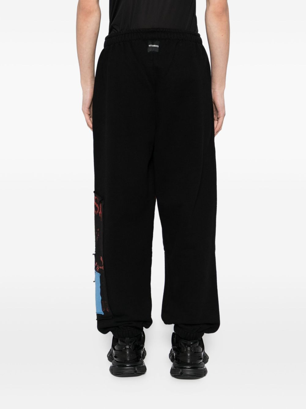 graphic-print trousers - 4