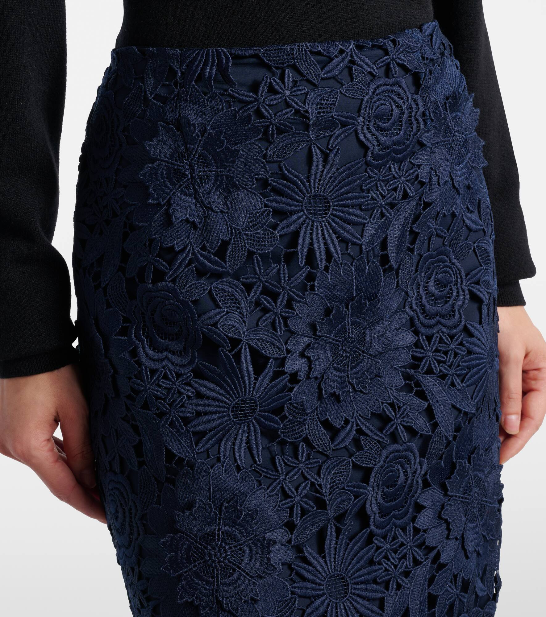 Guipure lace midi skirt - 4
