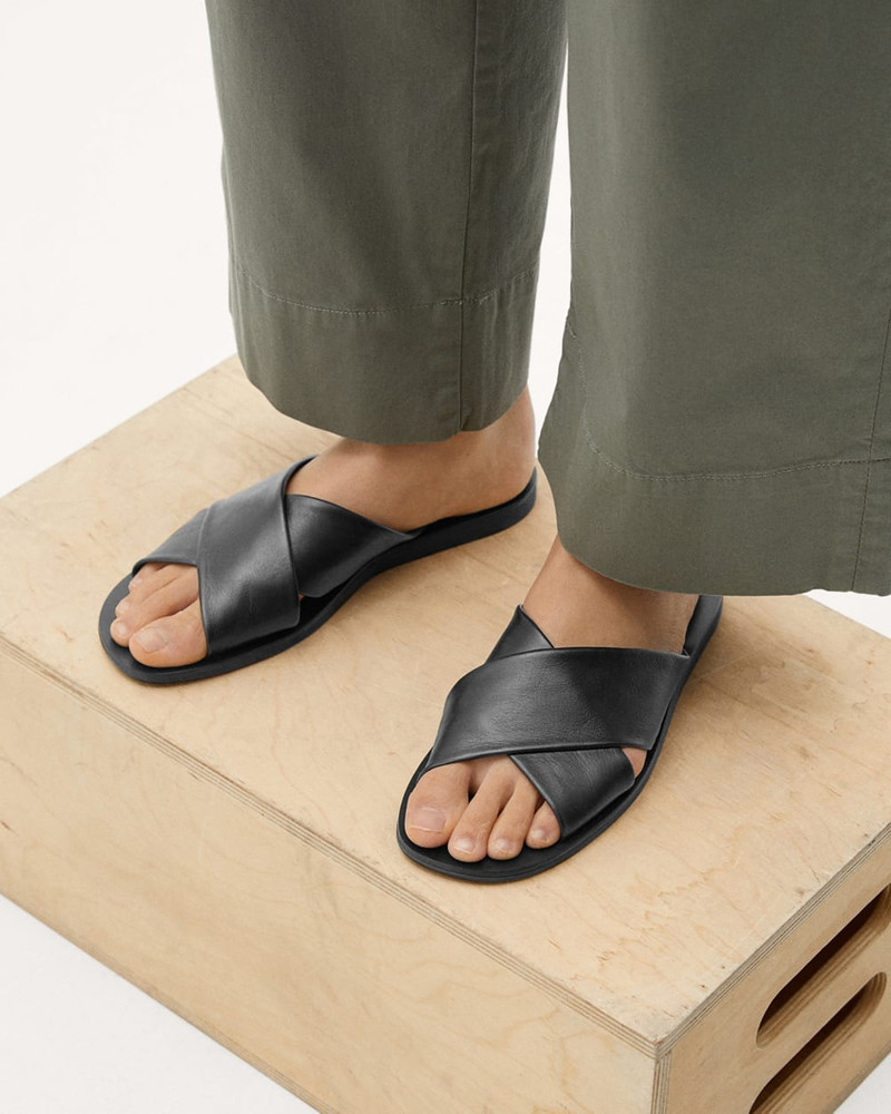 EVERLANE THE DAY CROSSOVER SANDAL outlook