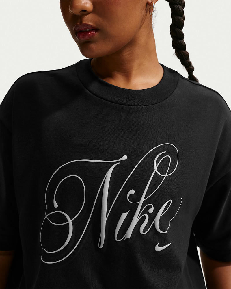 Nike Sportswear Women's Oversized Short-Sleeve T-Shirt 3