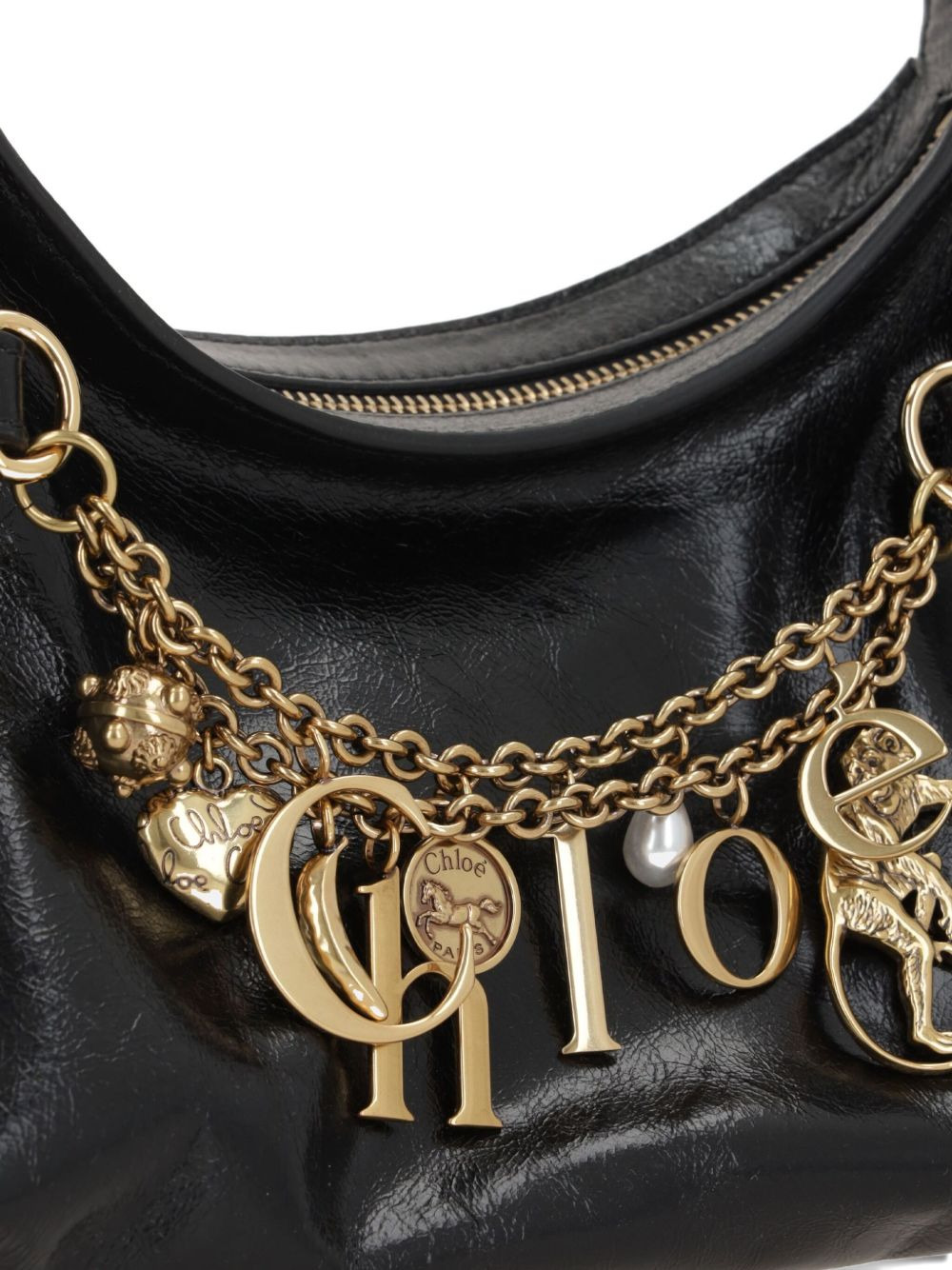Charms embellished leather shoulder bag - 4